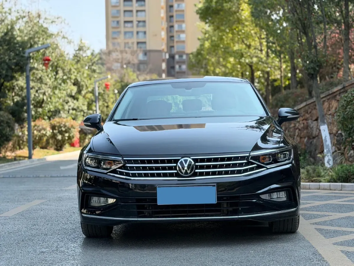 2023 Volkswagen Magotan 2.0T 186HP L4 7DCT,autocango,china used car exporter,china ev exporter,chinese used car exporter,chinese used ev exporter