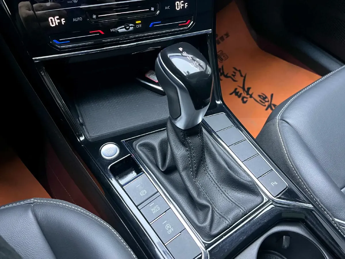 2023 Volkswagen Passat 2.0T 186HP L4 7DCT,autocango,china used car exporter,china ev exporter,chinese used car exporter,chinese used ev exporter