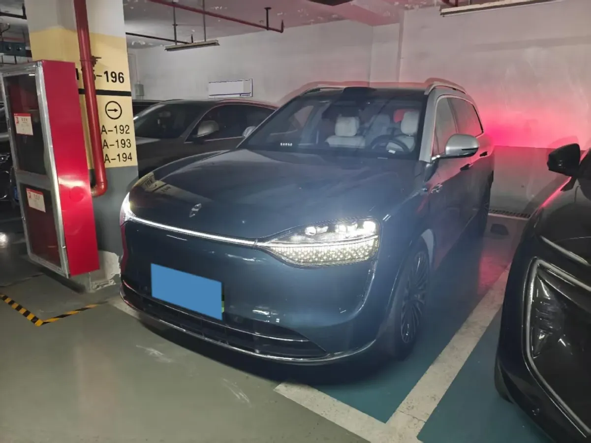 2025 AITO AITO M9 REEV 160HP REEV 52KWH,autocango,china used car exporter,china ev exporter,chinese used car exporter,chinese used ev exporter