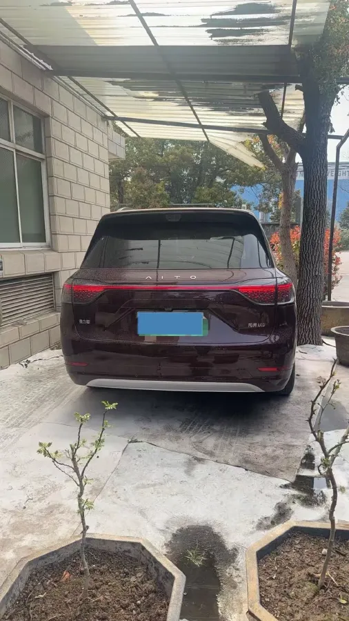 2025 AITO AITO M9 REEV 160HP REEV 52KWH,autocango,china used car exporter,china ev exporter,chinese used car exporter,chinese used ev exporter