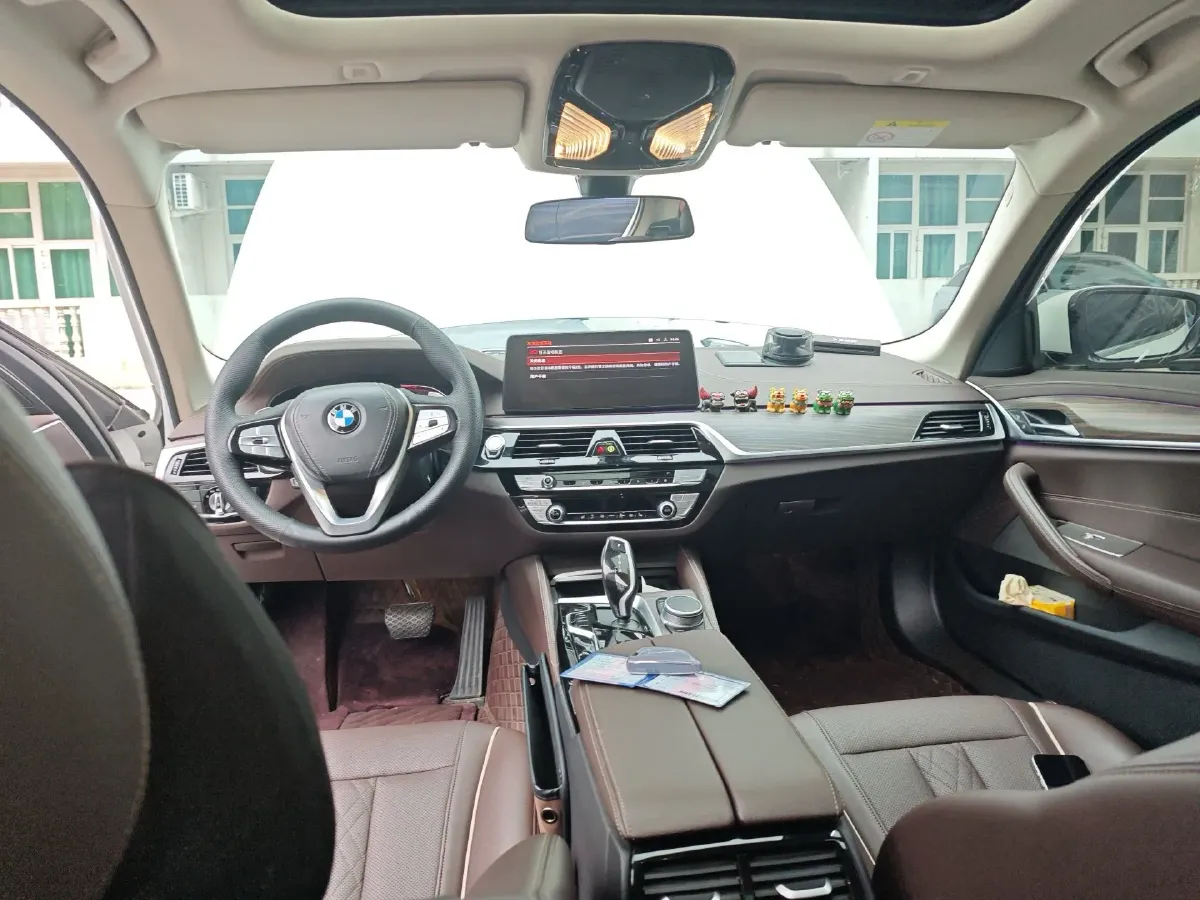 2021 BMW 5 Series 2.0T 252HP L4 8AT,autocango,china used car exporter,china ev exporter,chinese used car exporter,chinese used ev exporter