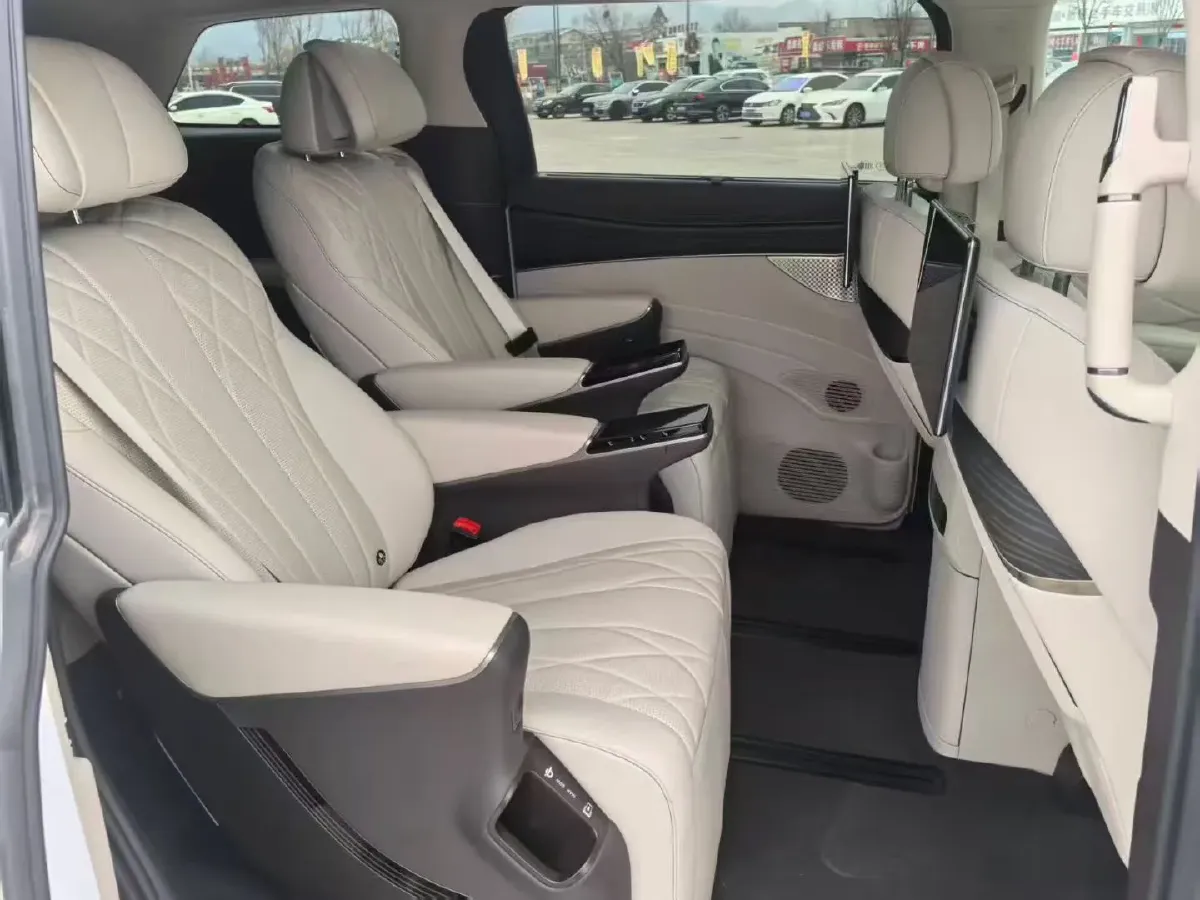 2025 Denza D9 1.5T 156HP L4 E-CVT PHEV 40KWH,autocango,china used car exporter,china ev exporter,chinese used car exporter,chinese used ev exporter