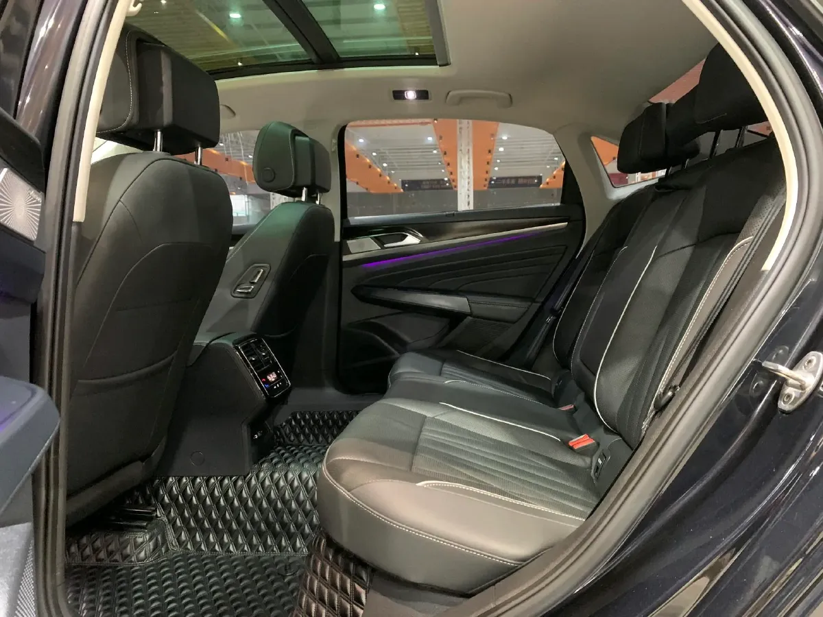 2023 Volkswagen Passat 2.0T 186HP L4 7DCT,autocango,china used car exporter,china ev exporter,chinese used car exporter,chinese used ev exporter