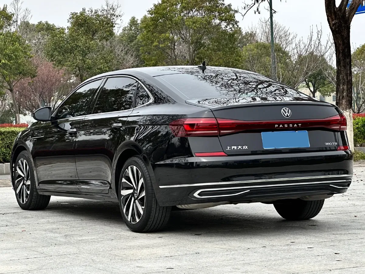 2024 Volkswagen Passat 2.0T 220HP L4 7DCT,autocango,china used car exporter,china ev exporter,chinese used car exporter,chinese used ev exporter