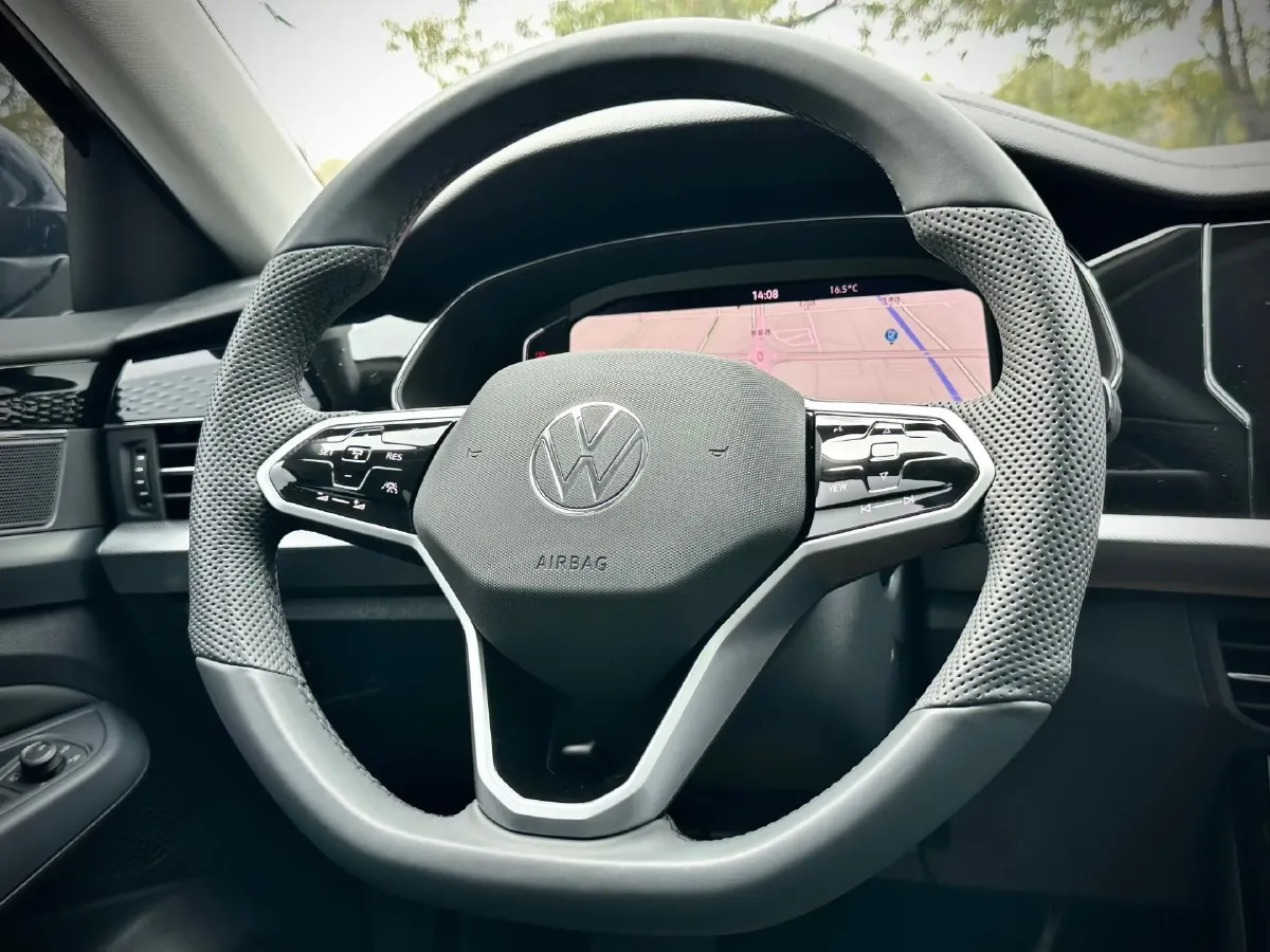 2024 Volkswagen Passat 2.0T 220HP L4 7DCT,autocango,china used car exporter,china ev exporter,chinese used car exporter,chinese used ev exporter