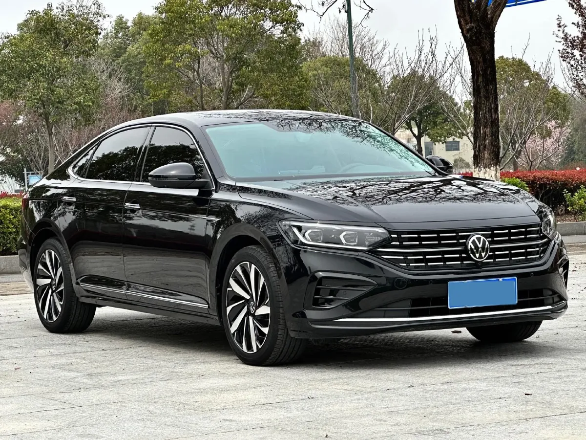 2024 Volkswagen Passat 2.0T 220HP L4 7DCT,autocango,china used car exporter,china ev exporter,chinese used car exporter,chinese used ev exporter
