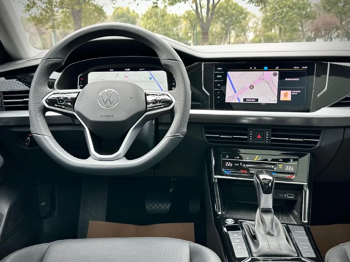 2024 Volkswagen Passat 2.0T 220HP L4 7DCT,autocango,china used car exporter,china ev exporter,chinese used car exporter,chinese used ev exporter