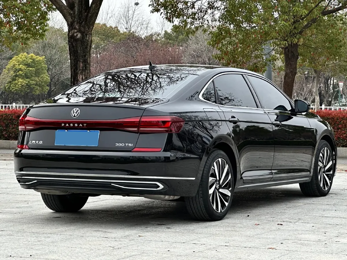 2024 Volkswagen Passat 2.0T 220HP L4 7DCT,autocango,china used car exporter,china ev exporter,chinese used car exporter,chinese used ev exporter