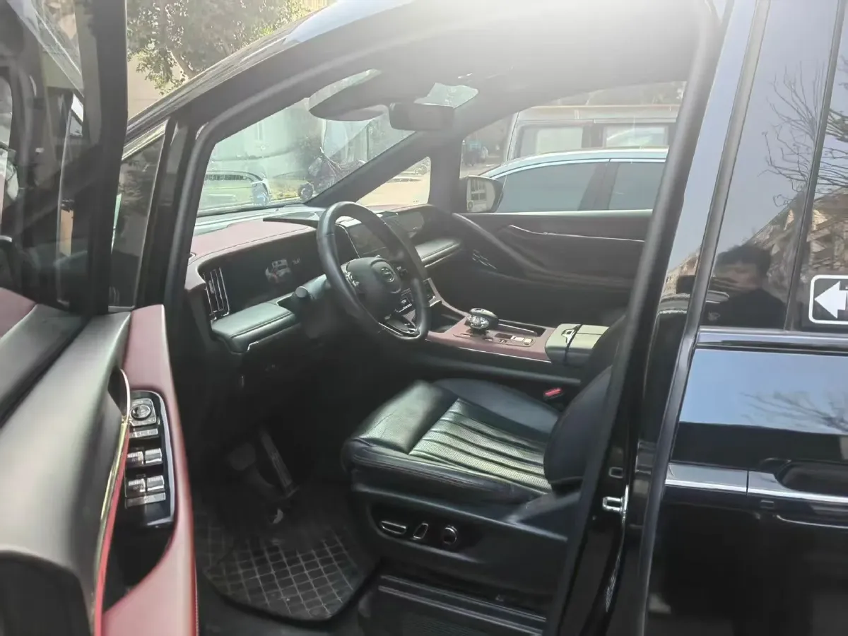 2023 GAC Trumpchi M8 2.0T 252HP L4 8AT,autocango,china used car exporter,china ev exporter,chinese used car exporter,chinese used ev exporter