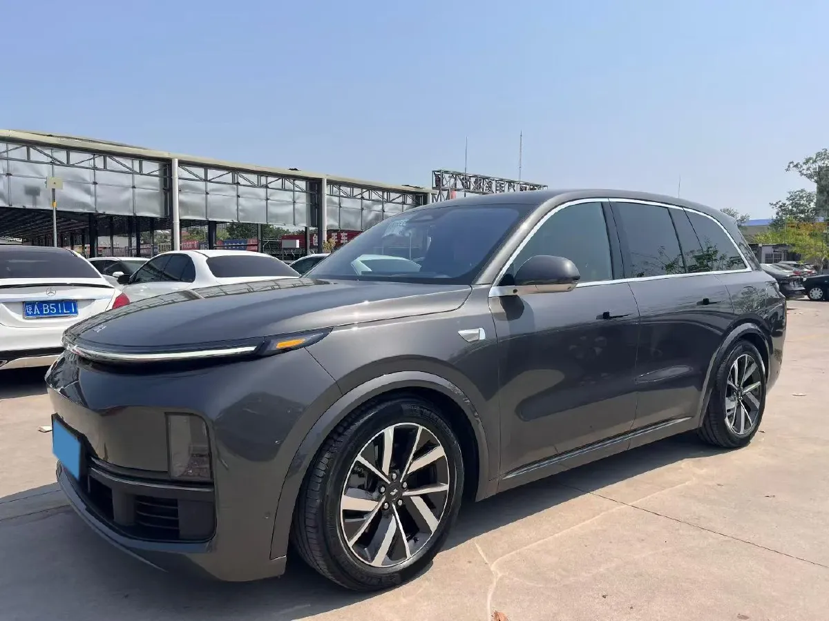 2023 Li L8 Range Extended 154HP REEV 40.9KWH,autocango,china used car exporter,china ev exporter,chinese used car exporter,chinese used ev exporter