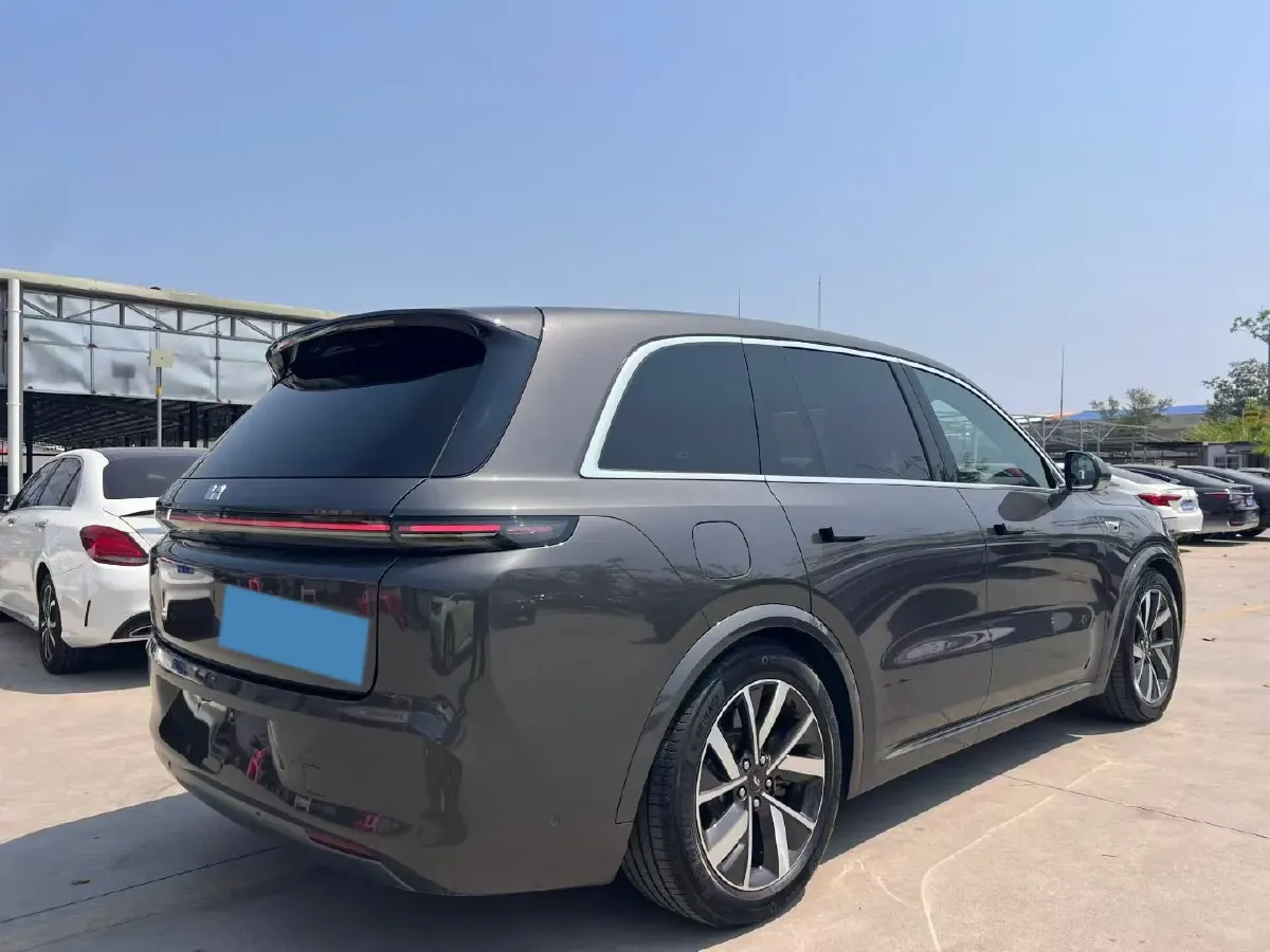 2023 Li L8 Range Extended 154HP REEV 40.9KWH,autocango,china used car exporter,china ev exporter,chinese used car exporter,chinese used ev exporter