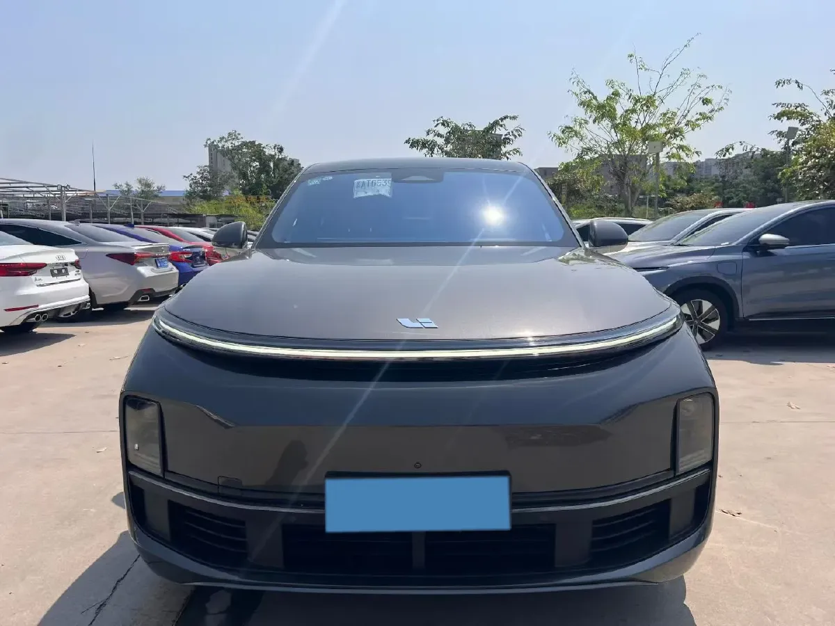 2023 Li L8 Range Extended 154HP REEV 40.9KWH,autocango,china used car exporter,china ev exporter,chinese used car exporter,chinese used ev exporter