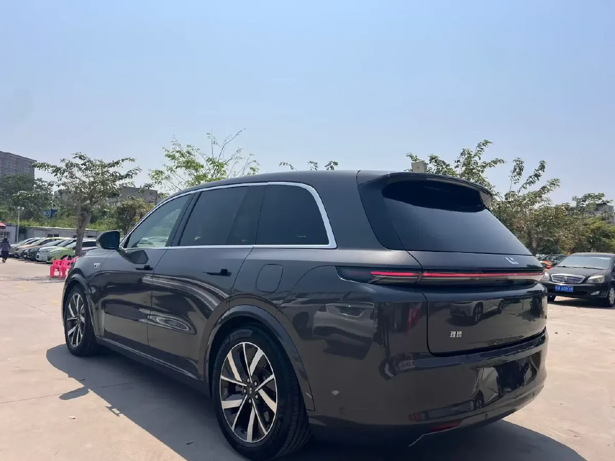 2023 Li L8 Range Extended 154HP REEV 40.9KWH,autocango,china used car exporter,china ev exporter,chinese used car exporter,chinese used ev exporter