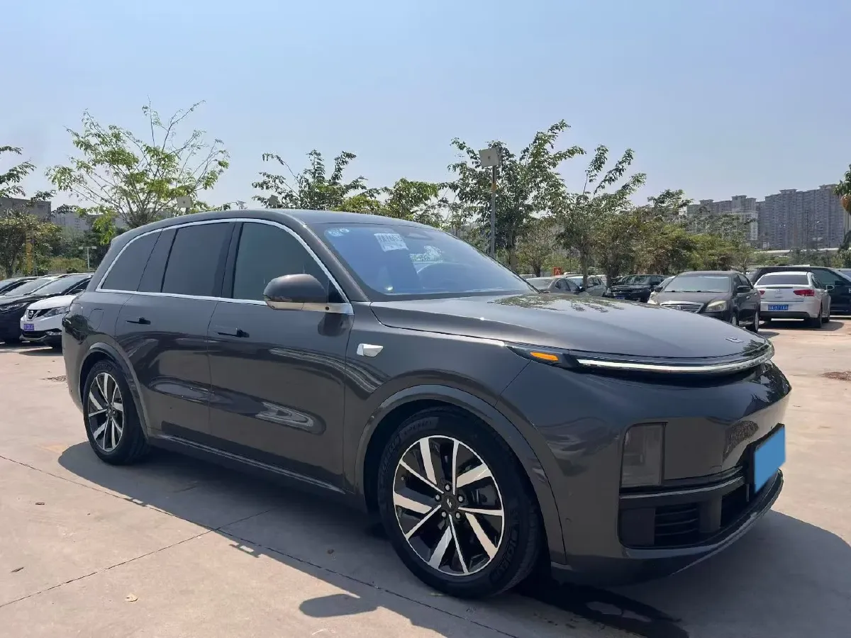 2023 Li L8 Range Extended 154HP REEV 40.9KWH,autocango,china used car exporter,china ev exporter,chinese used car exporter,chinese used ev exporter