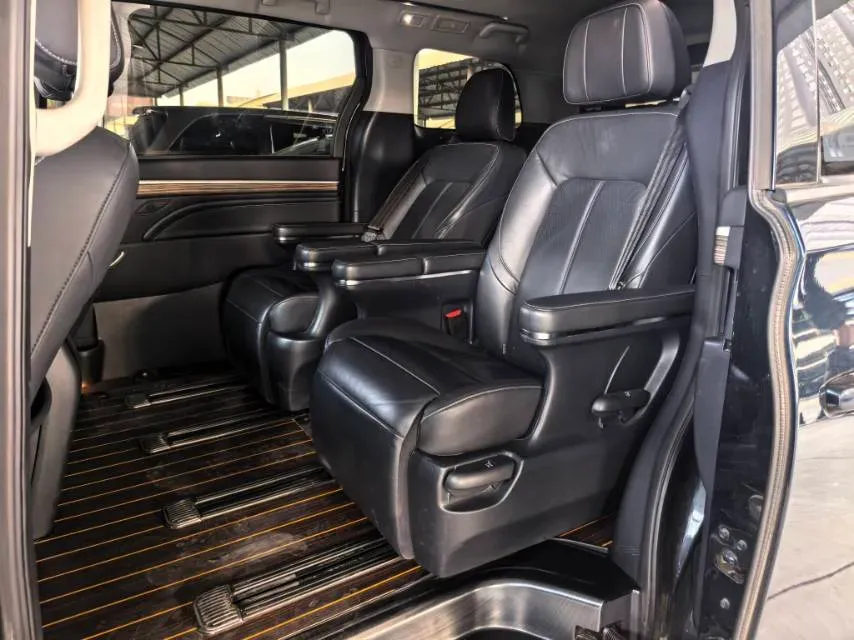 2021 GAC Trumpchi M8 2.0T 252HP L4 8AT,autocango,china used car exporter,china ev exporter,chinese used car exporter,chinese used ev exporter