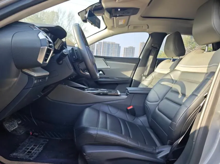 2023 Citroen C5 X 1.6T 175HP L4 8AT,autocango,china used car exporter,china ev exporter,chinese used car exporter,chinese used ev exporter