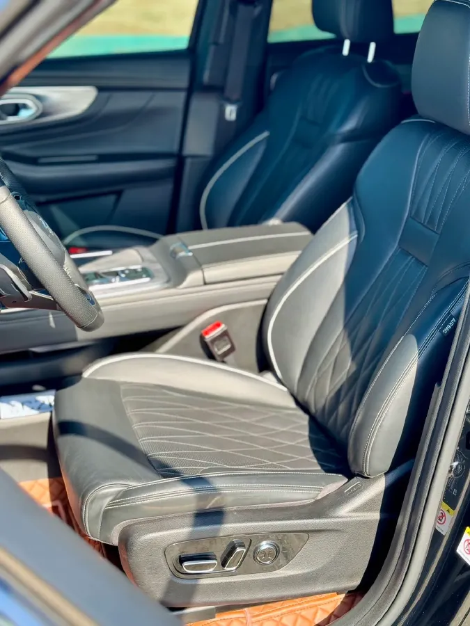 2022 GAC Trumpchi GS8 2.0T 252HP L4 8AT,autocango,china used car exporter,china ev exporter,chinese used car exporter,chinese used ev exporter