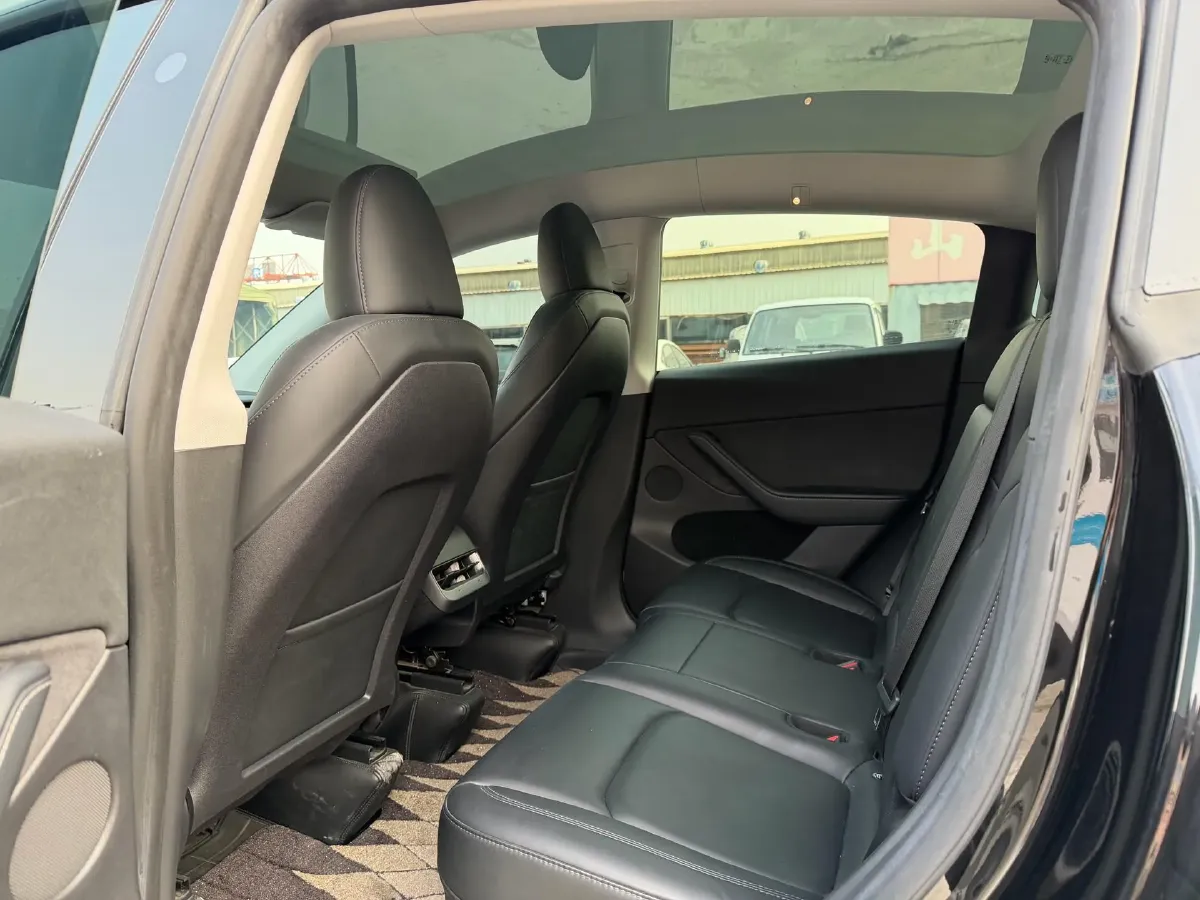 2022 Tesla Model Y BEV 60KWH,autocango,china used car exporter,china ev exporter,chinese used car exporter,chinese used ev exporter