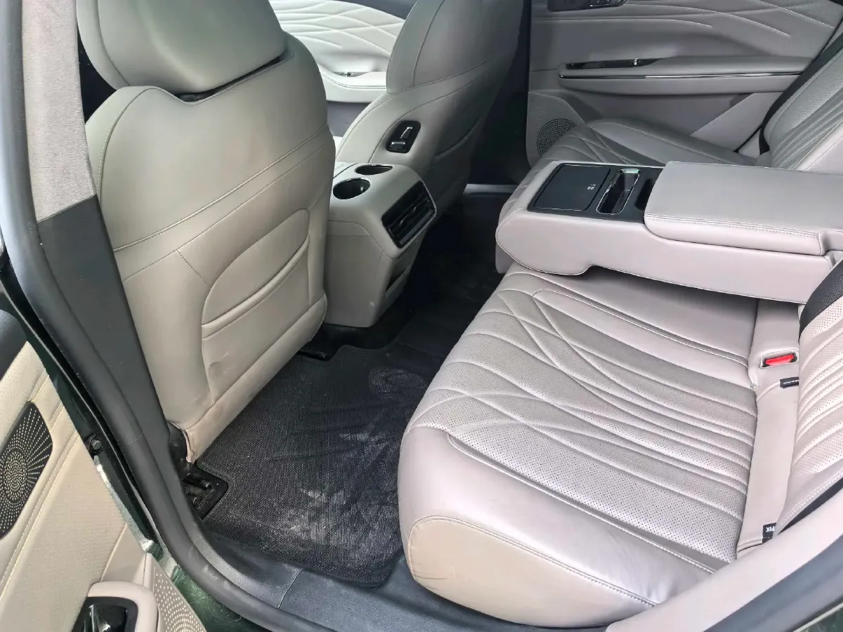2025 Geely Galaxy Starshine 8 1.5T 163HP L4 3DHT PHEV 27.69KWH,autocango,china used car exporter,china ev exporter,chinese used car exporter,chinese used ev exporter