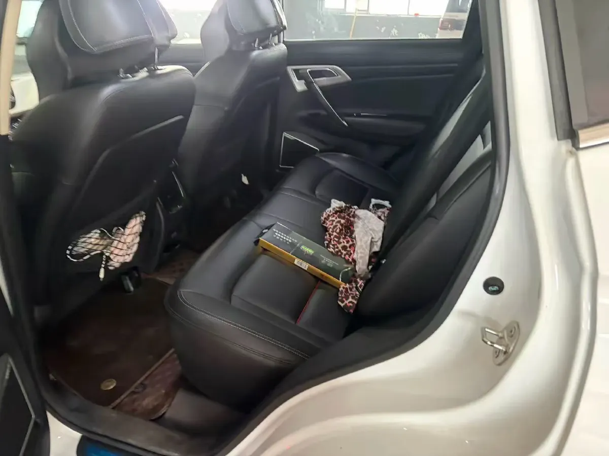 2020 Roewe i6 1.5T 169HP L4 7DCT,autocango,china used car exporter,china ev exporter,chinese used car exporter,chinese used ev exporter