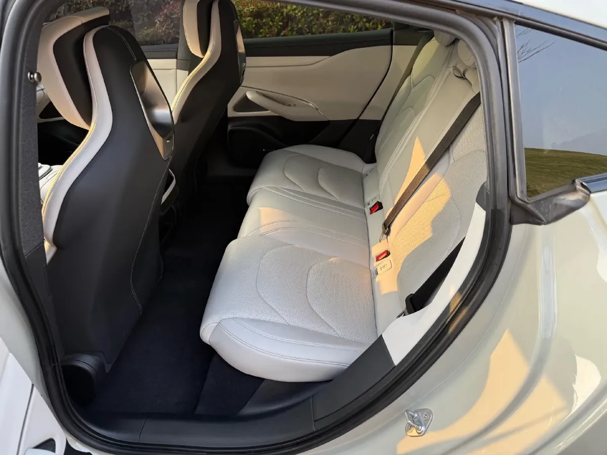 2024 MI SU7 BEV 73.6KWH,autocango,china used car exporter,china ev exporter,chinese used car exporter,chinese used ev exporter