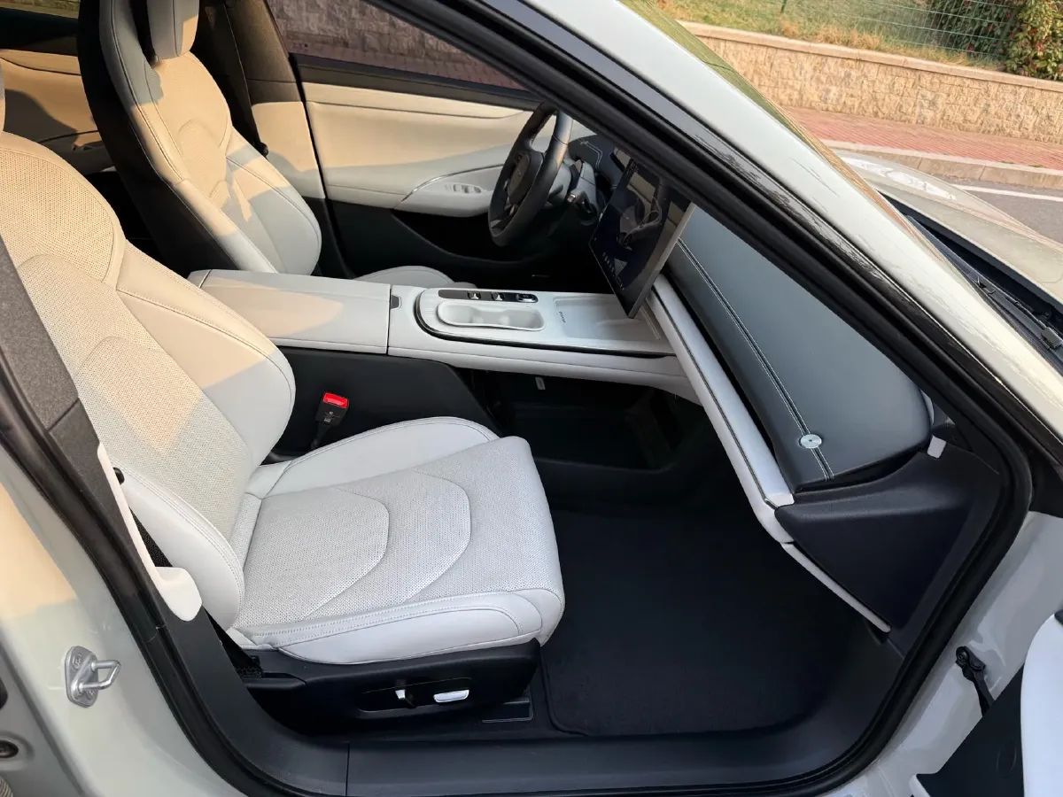 2024 MI SU7 BEV 73.6KWH,autocango,china used car exporter,china ev exporter,chinese used car exporter,chinese used ev exporter