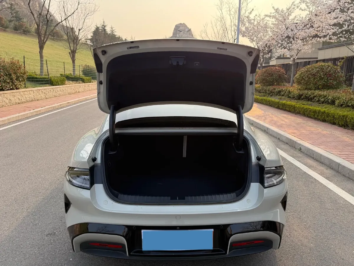 2024 MI SU7 BEV 73.6KWH,autocango,china used car exporter,china ev exporter,chinese used car exporter,chinese used ev exporter