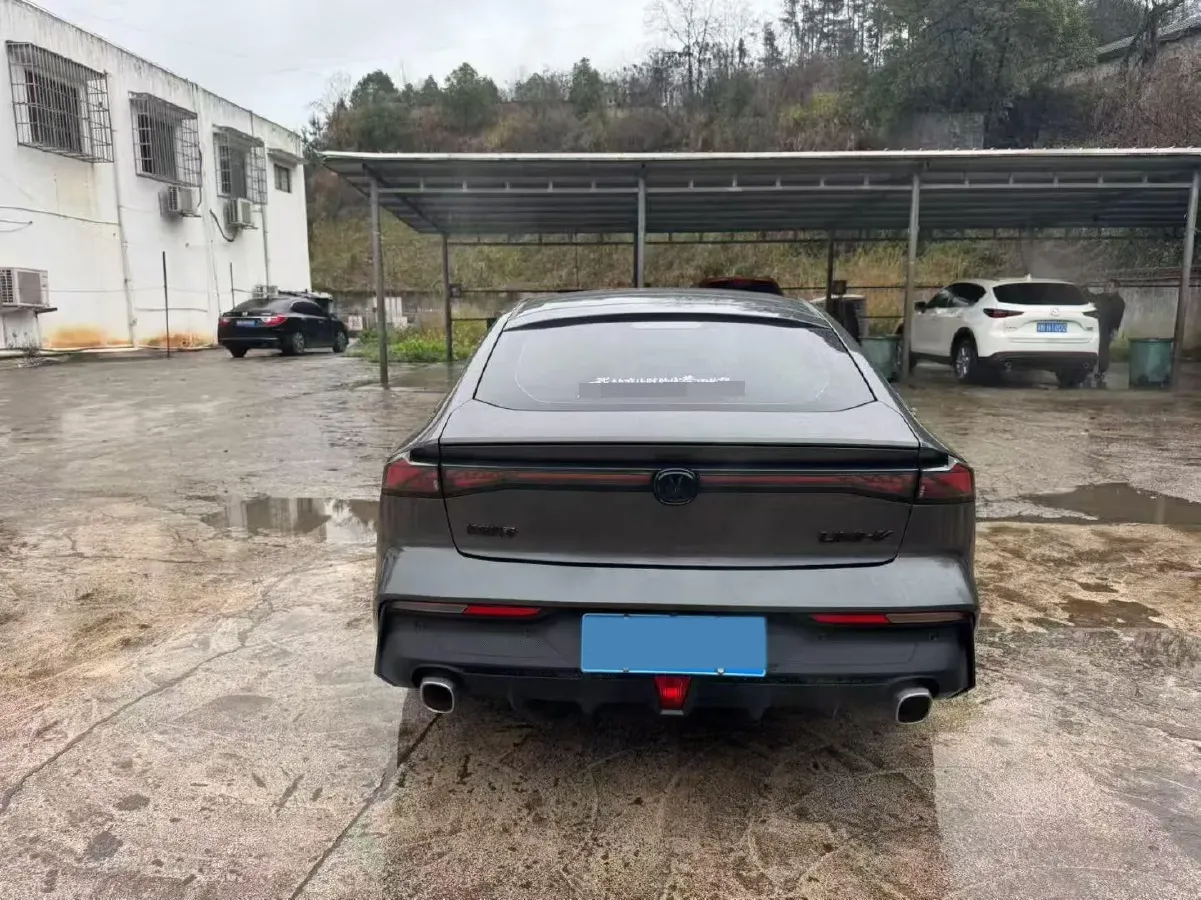 2022 ChangAn UNI-V 1.5T 188HP L4 7DCT,autocango,china used car exporter,china ev exporter,chinese used car exporter,chinese used ev exporter