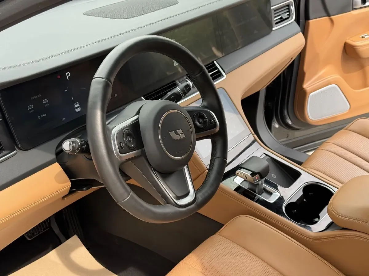 2020 Li ONE Range Extended 131HP REEV 40.5KWH,autocango,china used car exporter,china ev exporter,chinese used car exporter,chinese used ev exporter