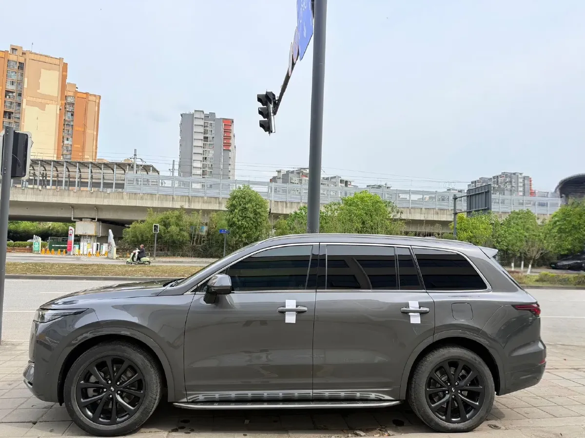 2020 Li ONE Range Extended 131HP REEV 40.5KWH,autocango,china used car exporter,china ev exporter,chinese used car exporter,chinese used ev exporter