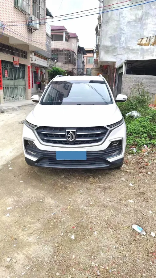 2018 BaoJun 530 1.5T 150HP L4 6MT,autocango,china used car exporter,china ev exporter,chinese used car exporter,chinese used ev exporter