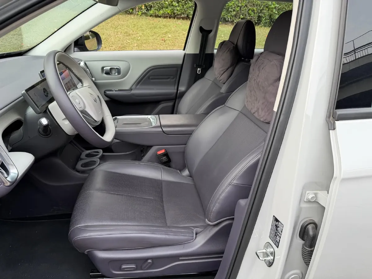 2025 Leapmotor B10 BEV 67.1KWH,autocango,china used car exporter,china ev exporter,chinese used car exporter,chinese used ev exporter