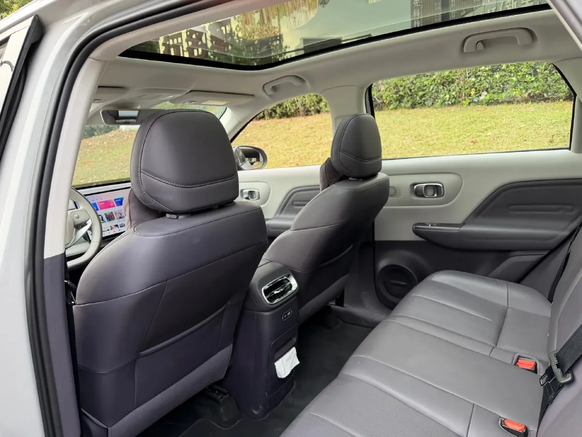 2025 Leapmotor B10 BEV 67.1KWH,autocango,china used car exporter,china ev exporter,chinese used car exporter,chinese used ev exporter