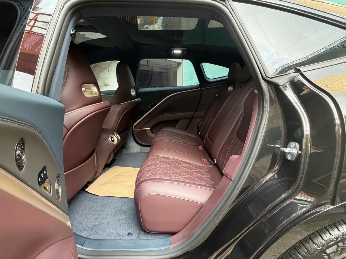 2025 Avatr 11 1.5T 156HP L4 REEV,autocango,china used car exporter,china ev exporter,chinese used car exporter,chinese used ev exporter