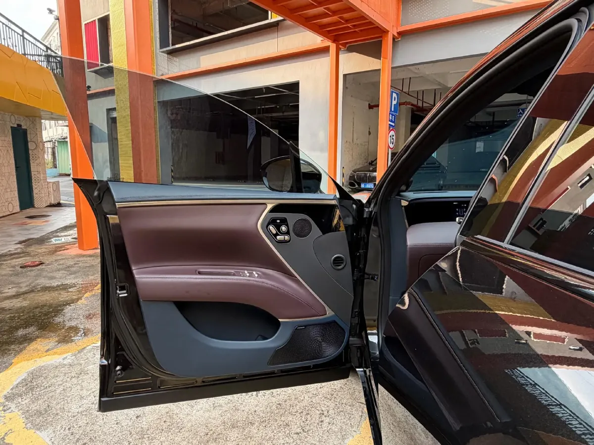 2025 Avatr 11 1.5T 156HP L4 REEV,autocango,china used car exporter,china ev exporter,chinese used car exporter,chinese used ev exporter