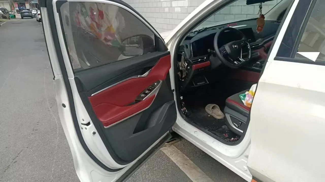 2021 ChangAn CS75 Plus 1.5T 178HP L4 6AT,autocango,china used car exporter,china ev exporter,chinese used car exporter,chinese used ev exporter