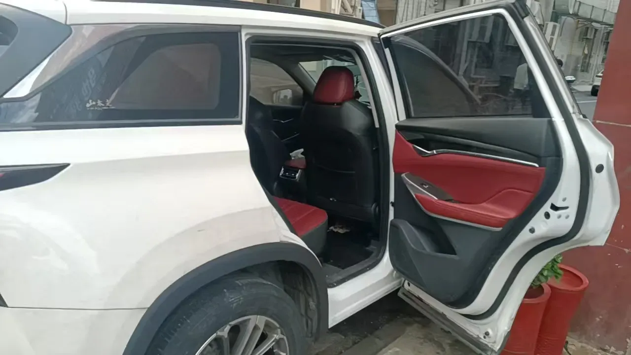 2021 ChangAn CS75 Plus 1.5T 178HP L4 6AT,autocango,china used car exporter,china ev exporter,chinese used car exporter,chinese used ev exporter