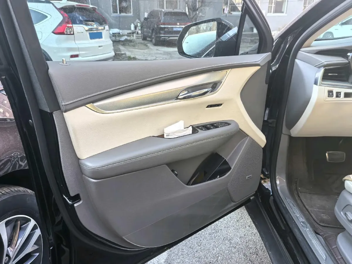 2023 Cadillac XT5 2.0T 237HP L4 9AT,autocango,china used car exporter,china ev exporter,chinese used car exporter,chinese used ev exporter