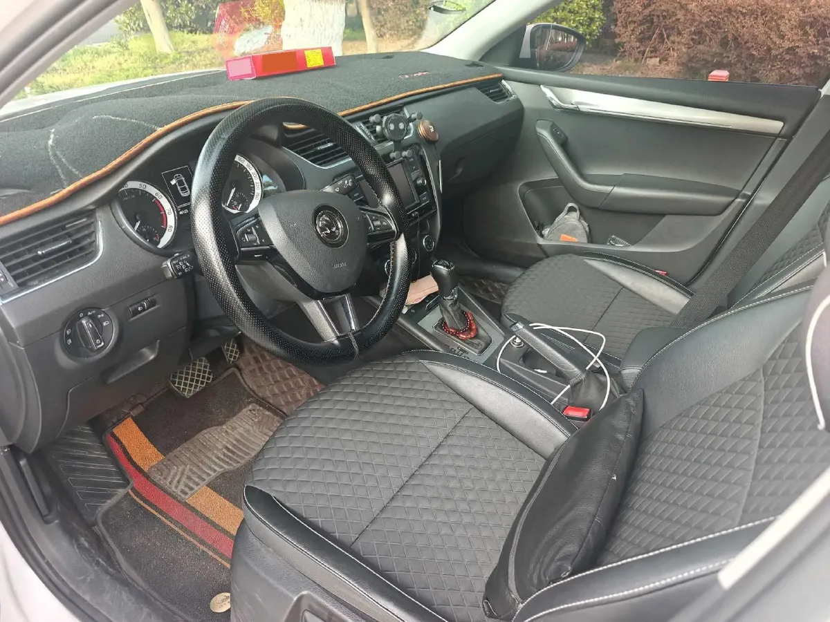 2019 Skoda Octavia 1.2T 116HP L4 7DCT,autocango,china used car exporter,china ev exporter,chinese used car exporter,chinese used ev exporter