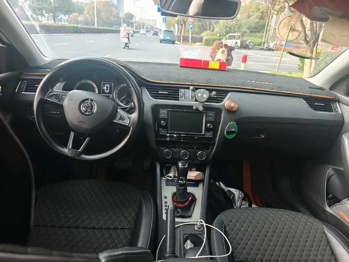 2019 Skoda Octavia 1.2T 116HP L4 7DCT,autocango,china used car exporter,china ev exporter,chinese used car exporter,chinese used ev exporter