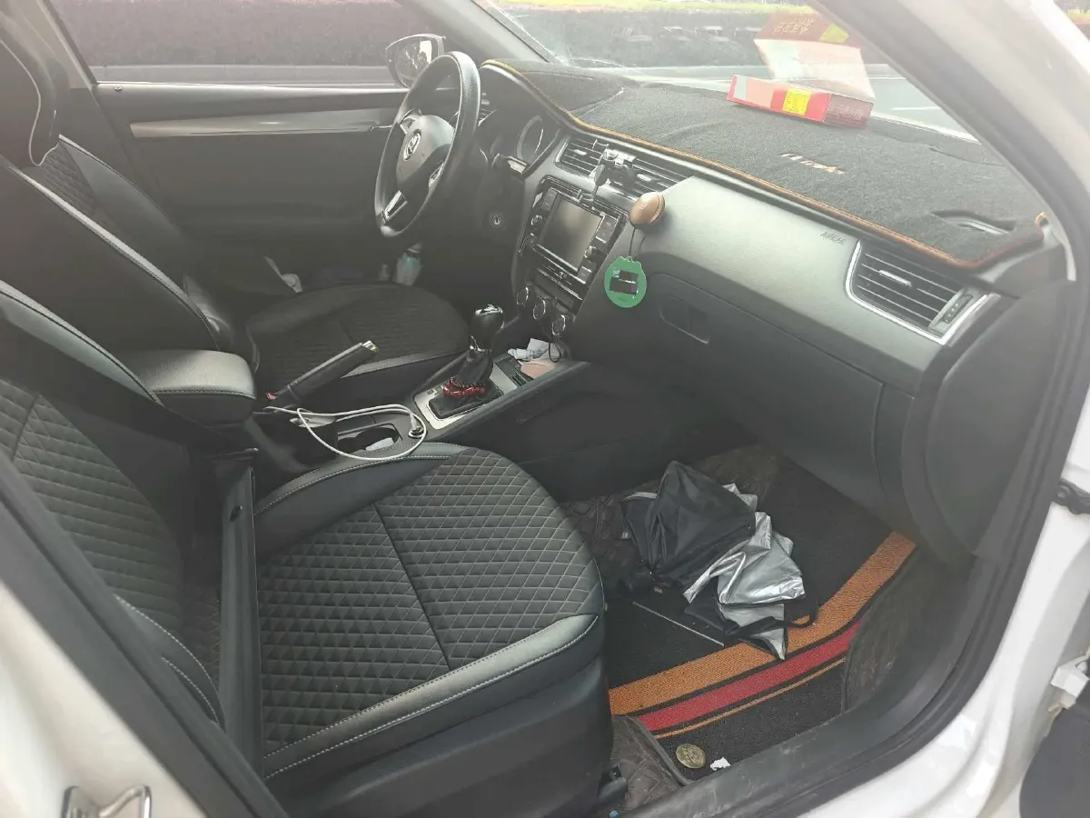 2019 Skoda Octavia 1.2T 116HP L4 7DCT,autocango,china used car exporter,china ev exporter,chinese used car exporter,chinese used ev exporter