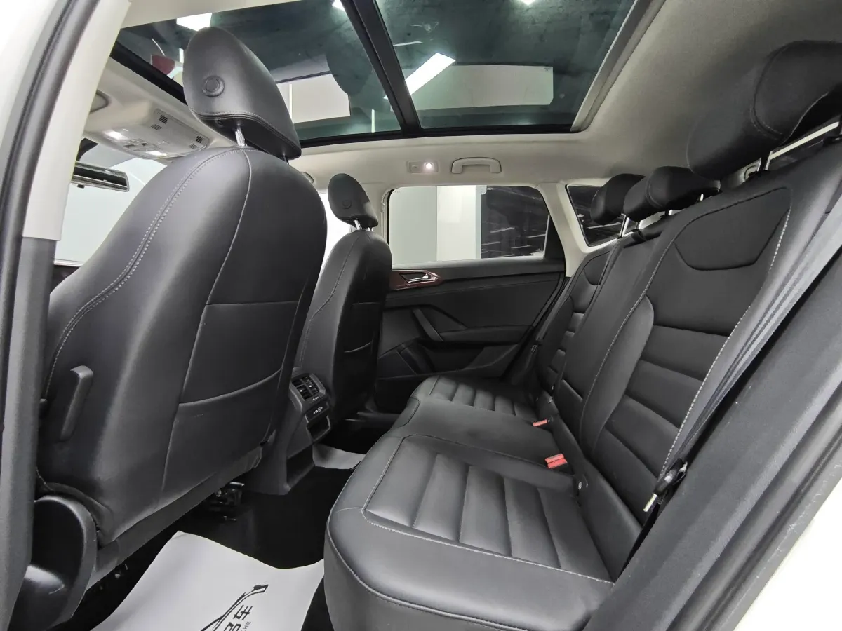 2021 Volkswagen Tharu 1.4T 150HP L4 7DCT,autocango,china used car exporter,china ev exporter,chinese used car exporter,chinese used ev exporter