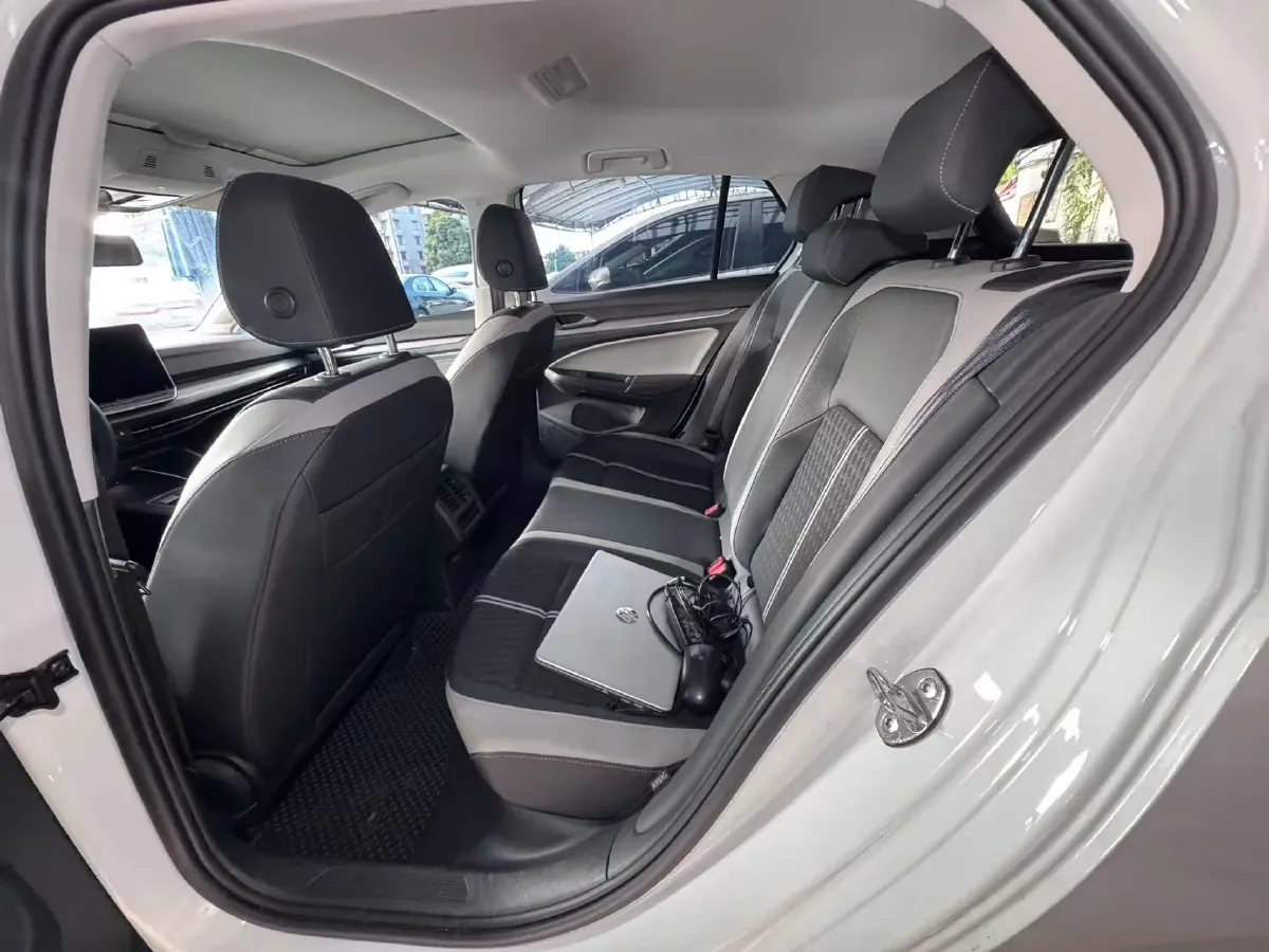 2025 Volkswagen Golf 1.5T 160HP L4 7DCT,autocango,china used car exporter,china ev exporter,chinese used car exporter,chinese used ev exporter