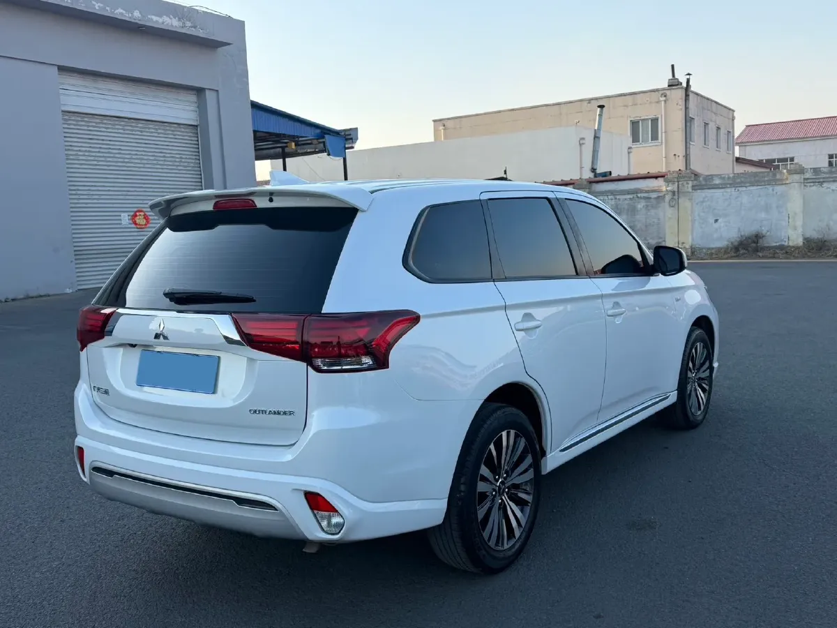 2021 Mitsubishi Outlander 2.0L 166HP L4 CVT,autocango,china used car exporter,china ev exporter,chinese used car exporter,chinese used ev exporter