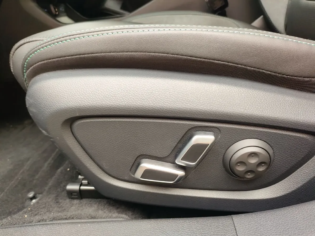 2023 Geely Preface 2.0T 190HP L4 7DCT,autocango,china used car exporter,china ev exporter,chinese used car exporter,chinese used ev exporter