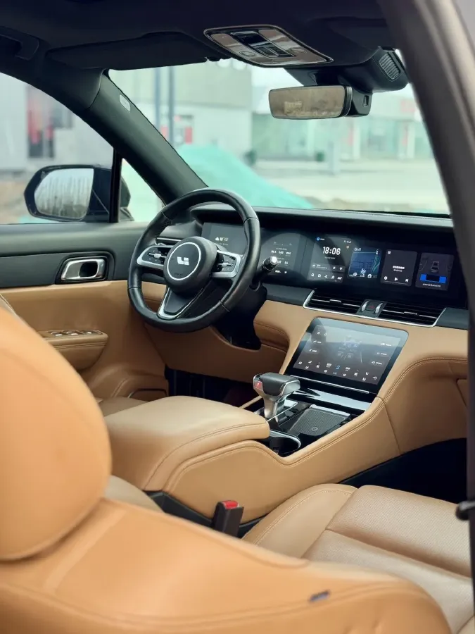 2021 Li ONE Range Extended 131HP REEV 40.5KWH,autocango,china used car exporter,china ev exporter,chinese used car exporter,chinese used ev exporter