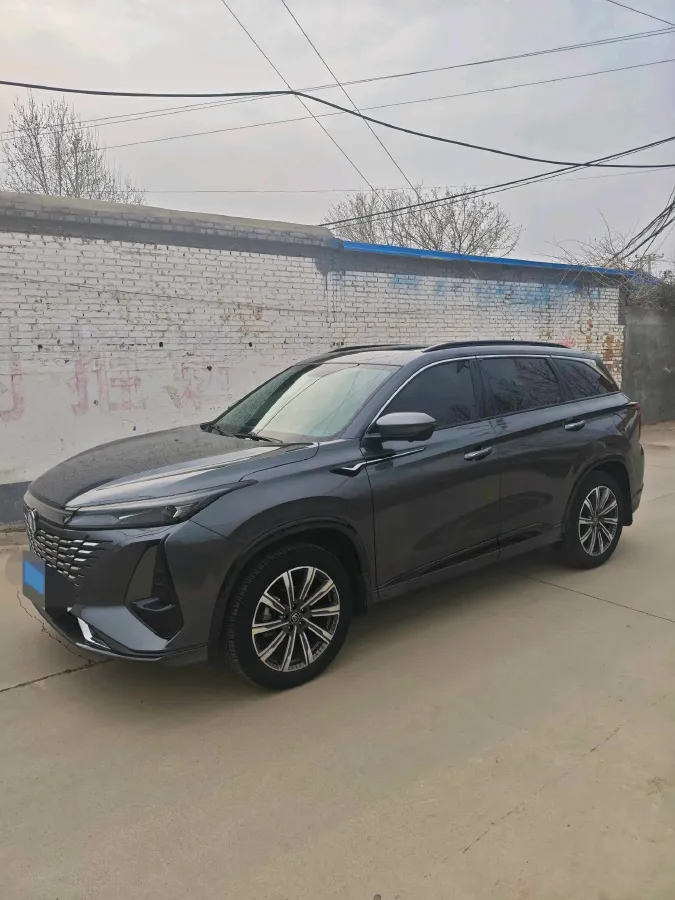 2024 ChangAn CS75 Plus 1.5T 188HP L4 8AT,autocango,china used car exporter,china ev exporter,chinese used car exporter,chinese used ev exporter
