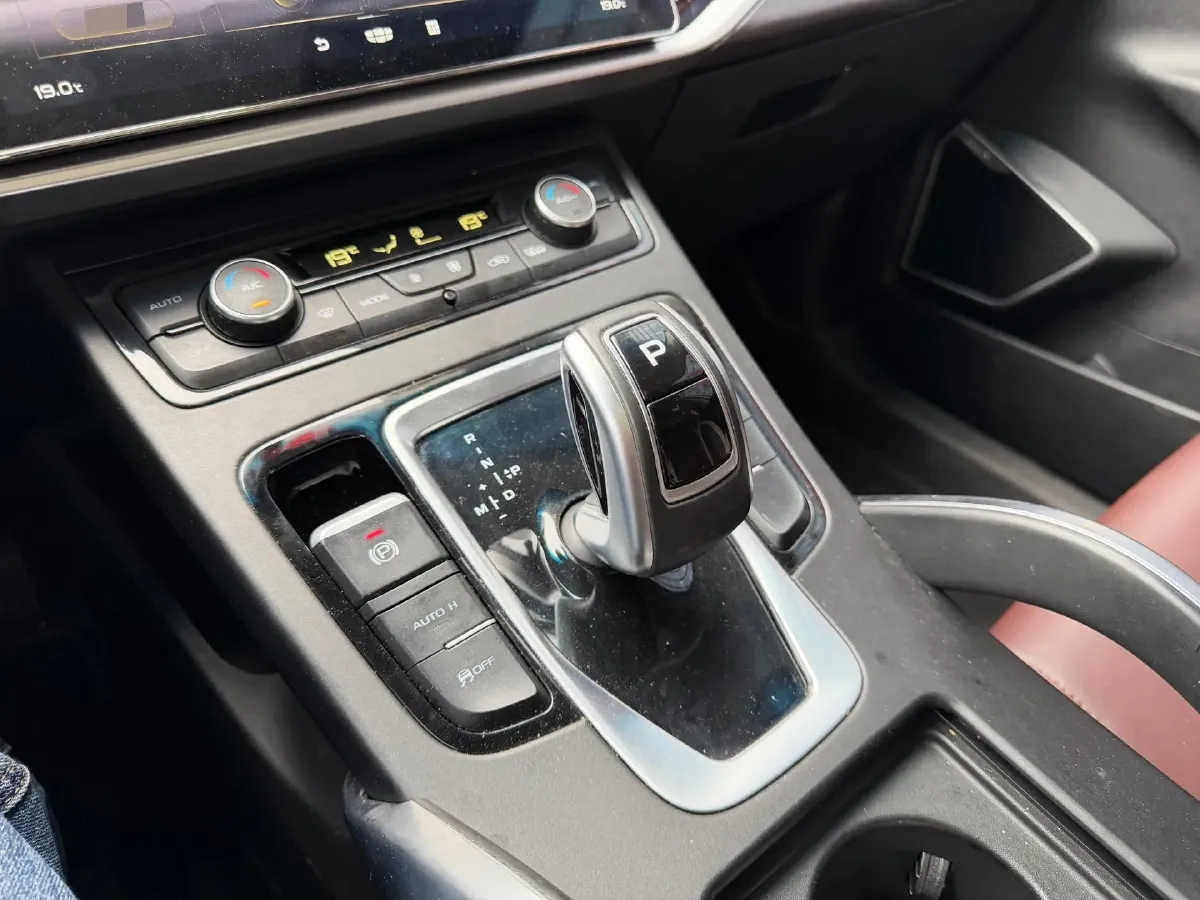 2022 Geely Azkarra 1.8T 184HP L4 7DCT,autocango,china used car exporter,china ev exporter,chinese used car exporter,chinese used ev exporter