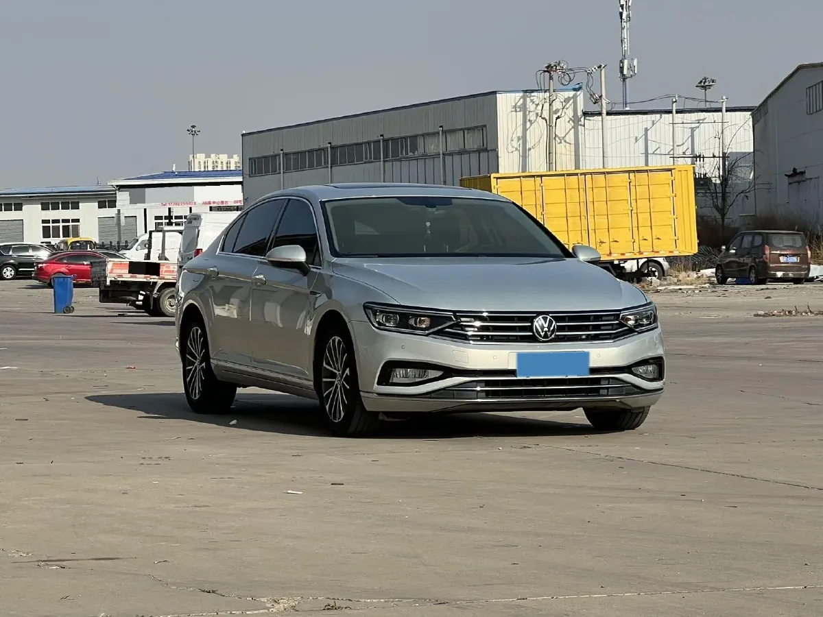 2020 Volkswagen Magotan 2.0T 186HP L4 7DCT,autocango,china used car exporter,china ev exporter,chinese used car exporter,chinese used ev exporter