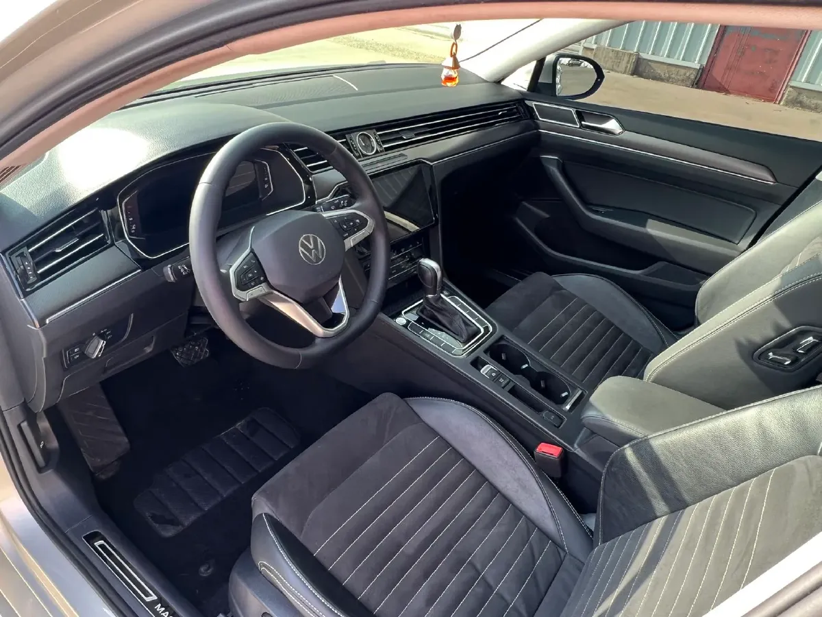 2020 Volkswagen Magotan 2.0T 186HP L4 7DCT,autocango,china used car exporter,china ev exporter,chinese used car exporter,chinese used ev exporter